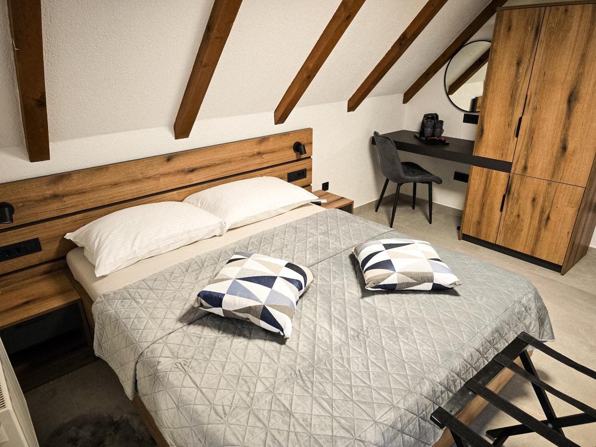 Knezevic Gasthuis 3*