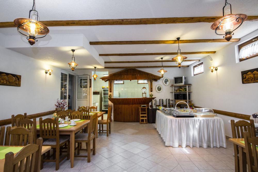 Knezevic-completely Renovated 2025 Pensión 3*