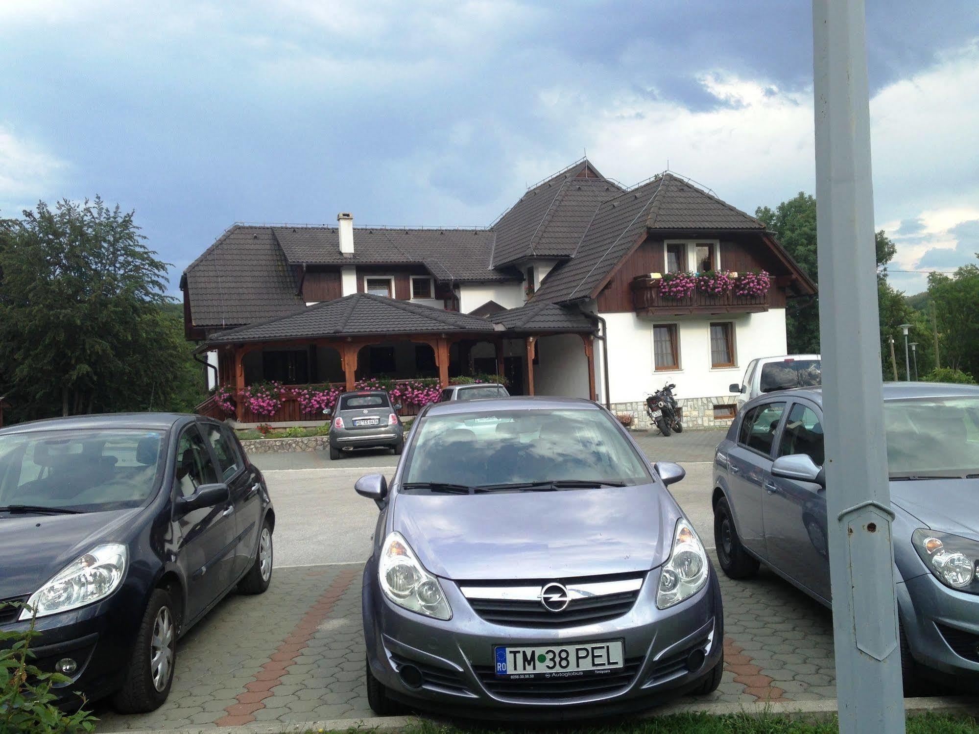 Knezevic-completely Renovated 2025 Pensión 3*