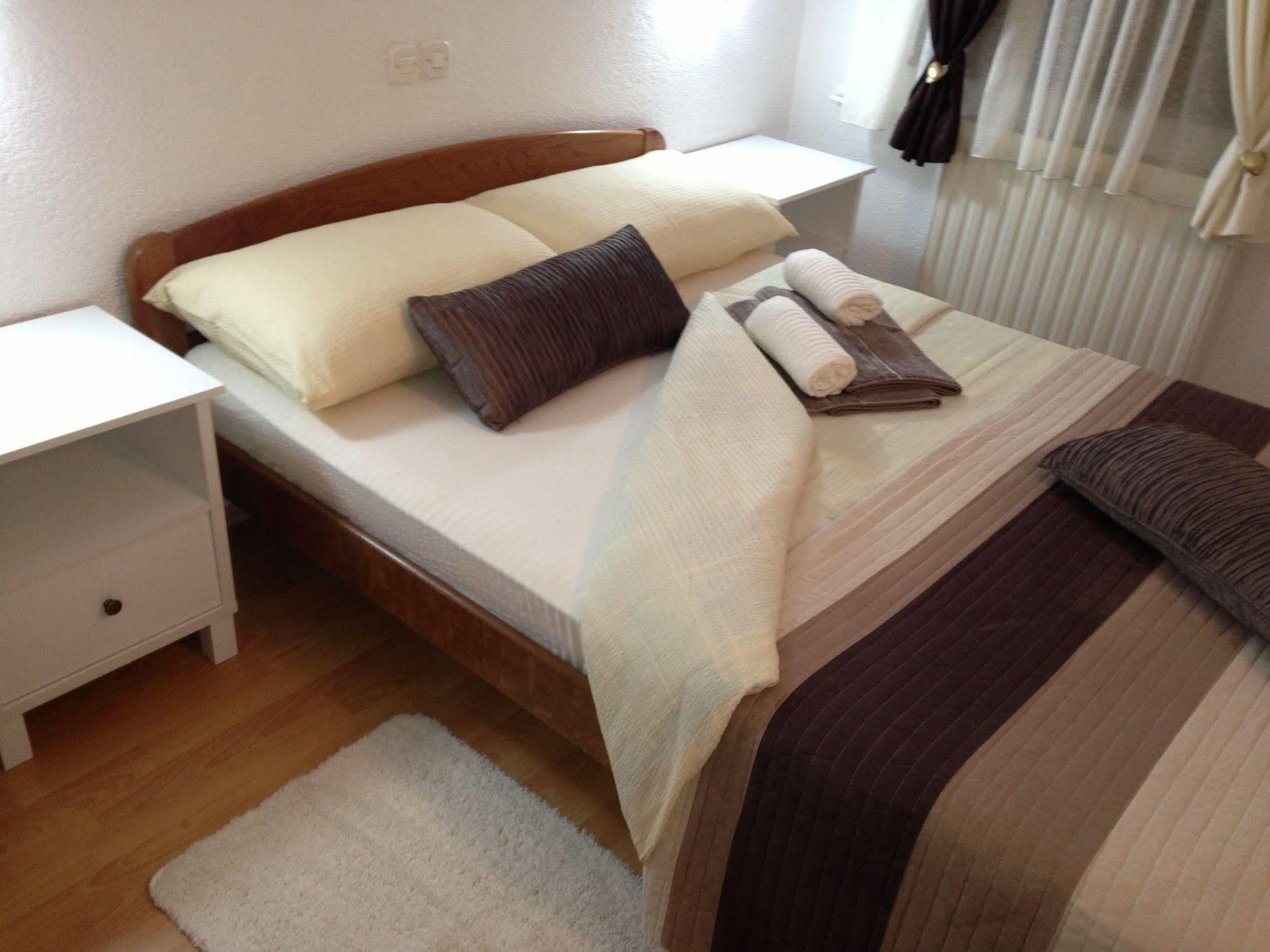 Knezevic-completely Renovated 2025 Pensión 3*