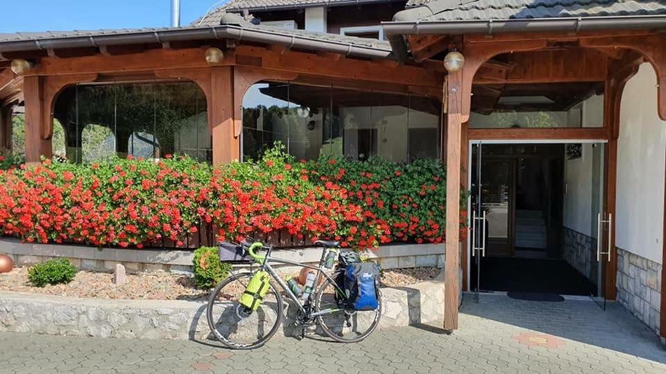 Knezevic Plitvička Jezera